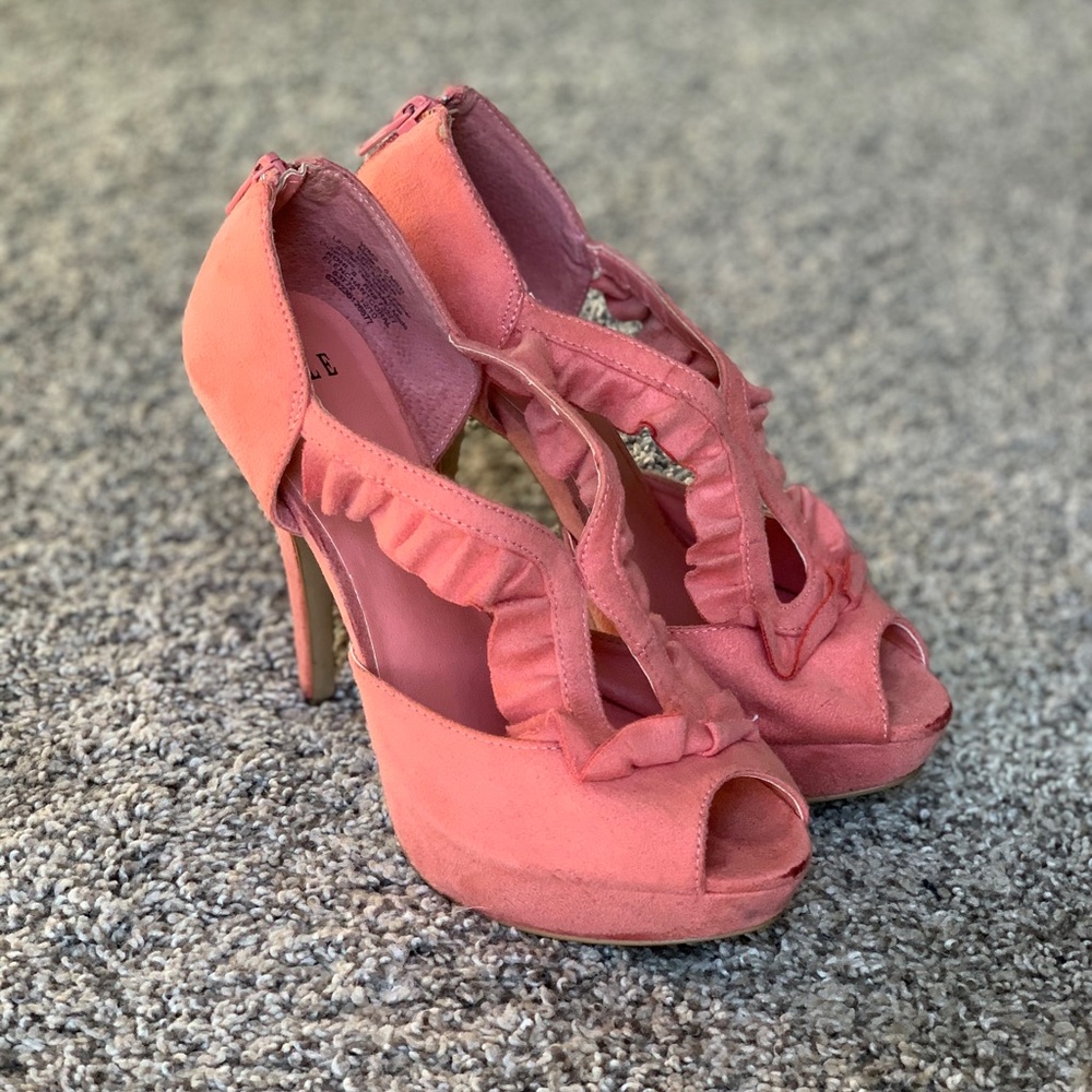 Elle pink heels